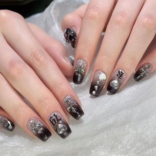 ネイル Queens テイのネイルデザイン
