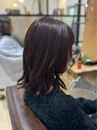 ミディアム 三輪 あおいのヘアスタイル