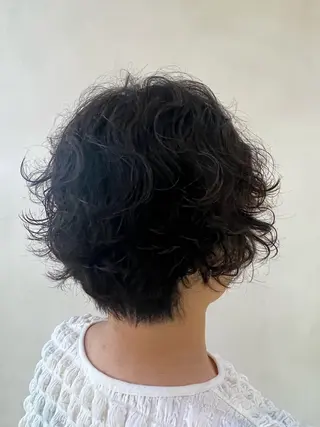 ショート パーマ ケアブリーチカラー 樋口 莉奈のヘアスタイル