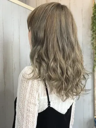 セミロング カラー パーマ ヘアアレンジ 大阪レミーエクステ チビ編み込みのヘアスタイル