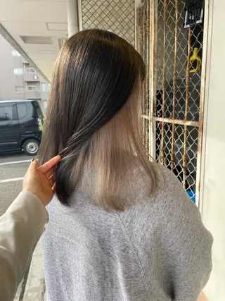 セミロング 山岸 朱里のヘアスタイル