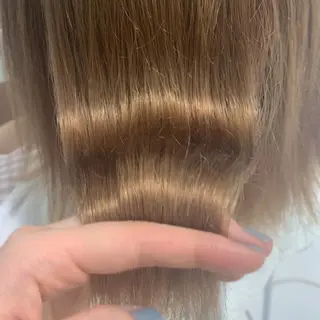 ミディアム レイヤー/ブリーチ/ 新宿/福元実希のヘアスタイル