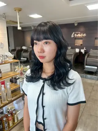 セミロング カラー 西岡 英菜のヘアスタイル