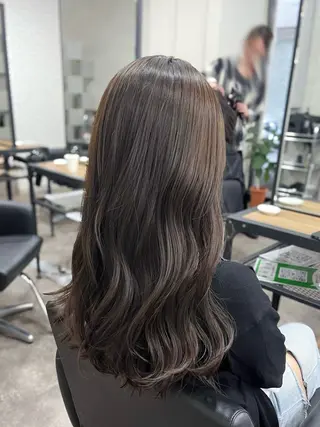 ロング カラー 福本 梓のヘアスタイル
