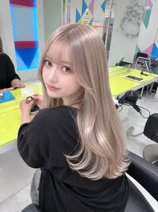 セミロング カラー 🫧モテる💗ダメー ジレスハイトーン🫧のヘアスタイル