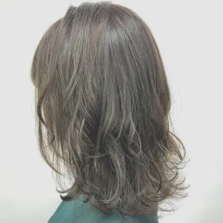 ミディアム カラー 🤍💕ブリーチカラ ーAyaka💕🤍のヘアスタイル