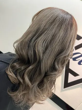 カラー Itsuki .のヘアスタイル