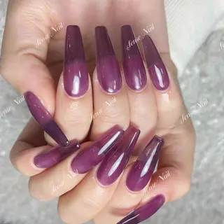 ネイル 🦋 Queenieのネイルデザイン
