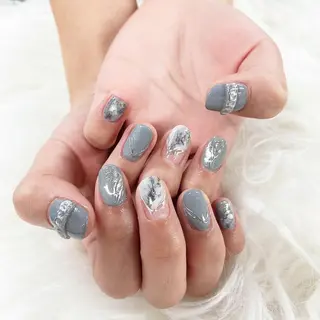 ミディアム ネイル Y. Sのネイルデザイン