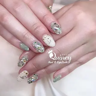 ネイル Quincy ネイル&アイラッシュのマツエク・マツパデザイン