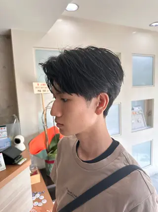 ショート パーマ メンズ 🔥メンズカラー🔥 セヤシュウヘイのヘアスタイル
