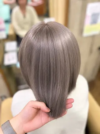 カラー Yua🎀艶カラー/ 美髪ストレートのヘアスタイル