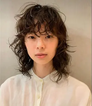 ミディアム パーマ FILMS/sari /似合わせカットのヘアスタイル