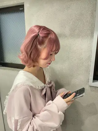 ショート カラー yuzuna ハイトーン 天神のヘアスタイル