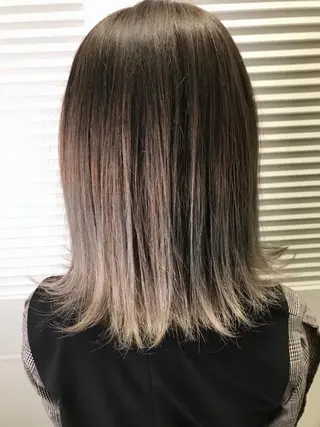 ミディアム 渋谷ハイトーン/ デザインカラー阿部のヘアスタイル