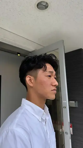 ショート パーマ メンズ 椎葉 祐也のヘアスタイル