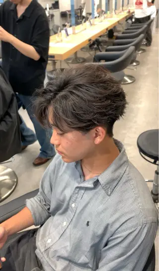 ミディアム パーマ ヘアアレンジ メンズ 🔥ニュアンス フェザー小林海斗🔥のヘアスタイル