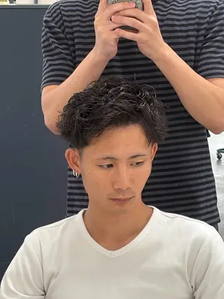 パーマ メンズ 横山 楓芽のヘアスタイル