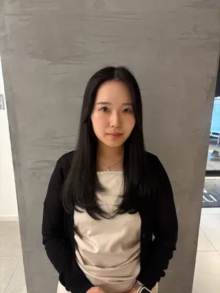 ロング KAREN(ému) 伏見/カットモデルのヘアスタイル