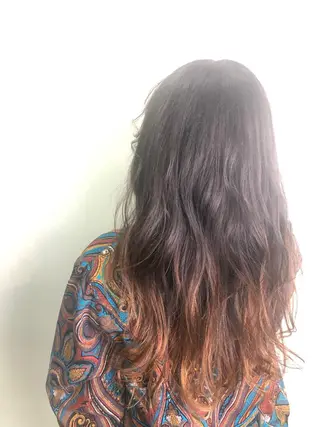 セミロング カラー アリーマーケットリル 小林将士のヘアスタイル
