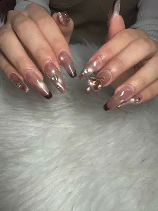 ネイル LAVISH 大和店 emi・:*+のネイルデザイン