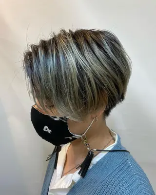 ショート カラー パーマ ヘアアレンジ メンズ キッズ ネイル マツエク・マツパ Saffyハリウッド トリートメント◎のヘアスタイル