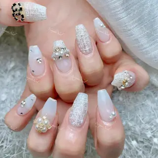 ネイル 🦋 Queenieのネイルデザイン
