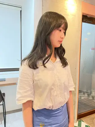 ミディアム カラー 🫧 momokaのヘアスタイル
