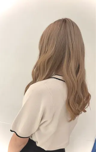ロング カラー 吉田 未来のヘアスタイル