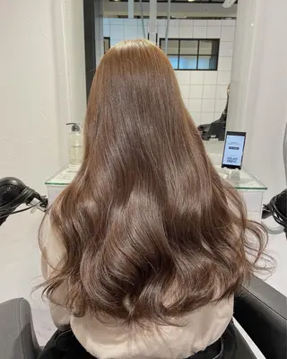 セミロング カラー センターパート特化 井上健太のヘアスタイル