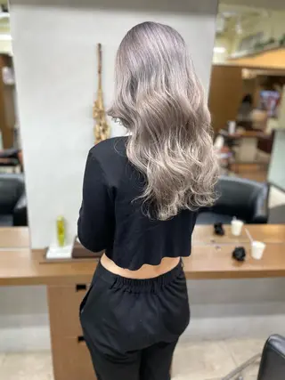 カラー yasuハイトーン/ デザインカラーのヘアスタイル
