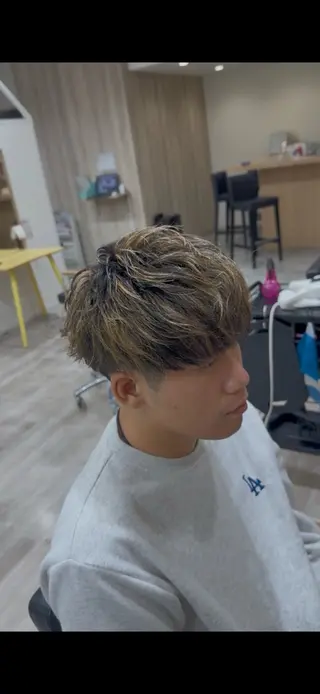 カラー メンズ ツイスパ/フェード /辻諒哉のヘアスタイル