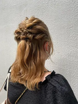 セミロング ヘアアレンジ ななほ⌇レイヤー カット⌇透明感カラーのヘアスタイル