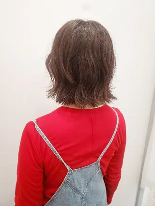 ショート カラー 齋藤 愛美のヘアスタイル