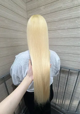ロング カラー ハイトーン・ブリーチ ムラ修正 八須 錬のヘアスタイル