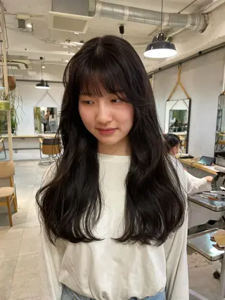 セミロング 盛れる透明感カラー momokaのヘアスタイル