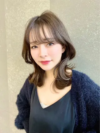 セミロング 小顔レイヤー/顔周り 艶髪カラー/金山のヘアスタイル