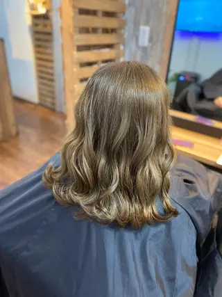 ミディアム カラー Luzir⭐︎ GEN⭐︎のヘアスタイル