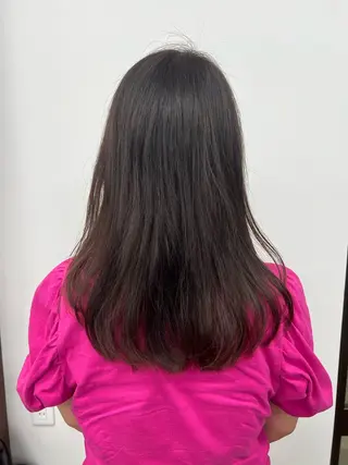 セミロング アトリエファゴ Yuineのヘアスタイル