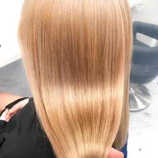 ロング カラー ハイトーン×レイヤー カットTAKUMIのヘアスタイル