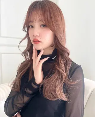 ロング fuwari 美白ショコラカラーのヘアスタイル