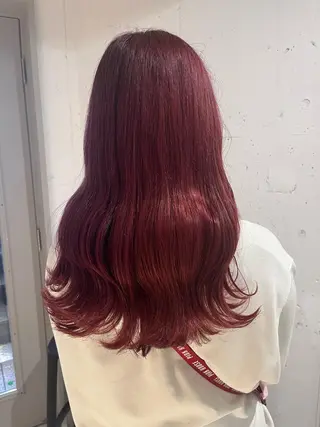セミロング カラー カジュアルを女っぽく 𝗮𝘆𝗮𝗰𝗼のヘアスタイル