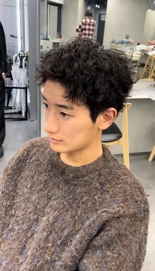 ショート パーマカラー支持⭕️ 春山凜乃介のヘアスタイル