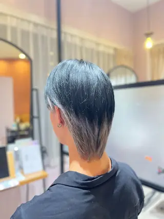 ショート カラー 松下 詩恵里のヘアスタイル