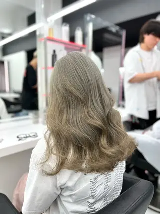 ロング カラー ヘアアレンジ 💍透明感×韓流ハイ トーン💍RYUTAのヘアスタイル