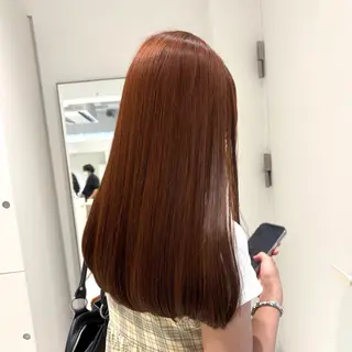 セミロング カラー カジュアルを女っぽく 𝗮𝘆𝗮𝗰𝗼のヘアスタイル