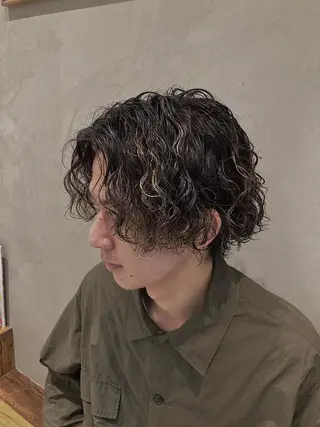 ミディアム パーマ メンズ 波巻きスパイラルパー マ/シャドウパーマ駿のヘアスタイル