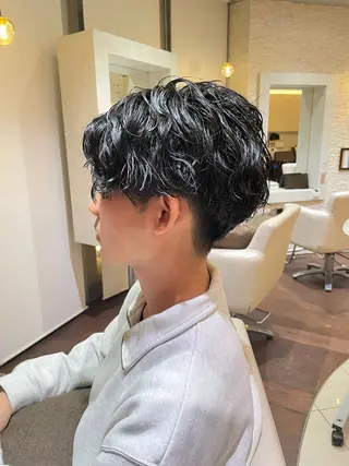パーマ メンズ 扇 空のヘアスタイル