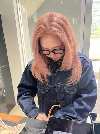 ロング カラー ミルクティーベージュ ブリーチ 店長 清水のヘアスタイル