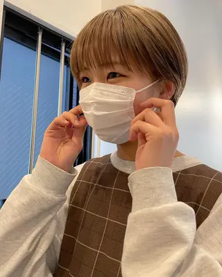 ショート カラー やまさきえりこ ニュアンスパーマのヘアスタイル